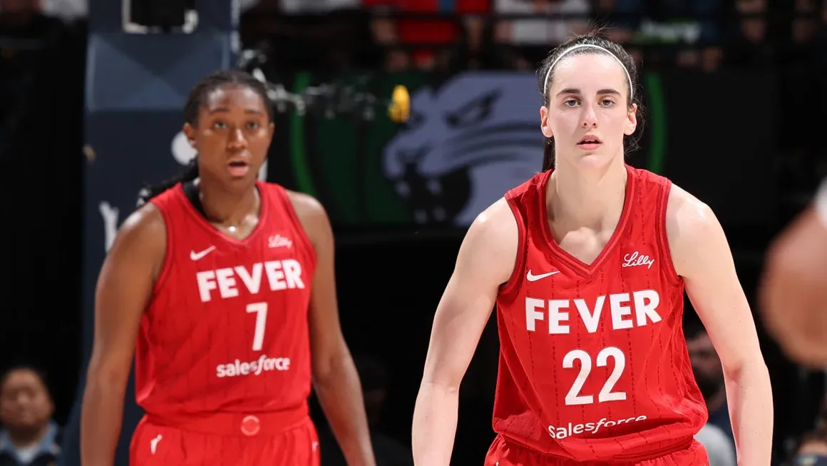 Fever Defeats Lynx 81-74,Boston and Clark Shine